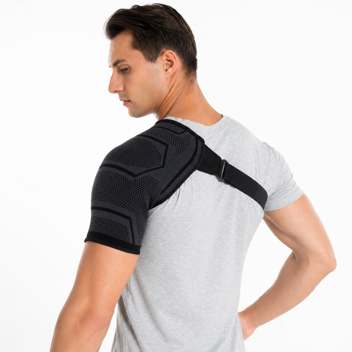 Vue arrière en angle montrant la conception et la passform de la matière de compression.