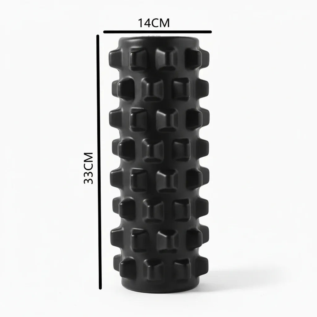 Rouleau de massage noir de 33 cm de long et 14 cm de diamètre.