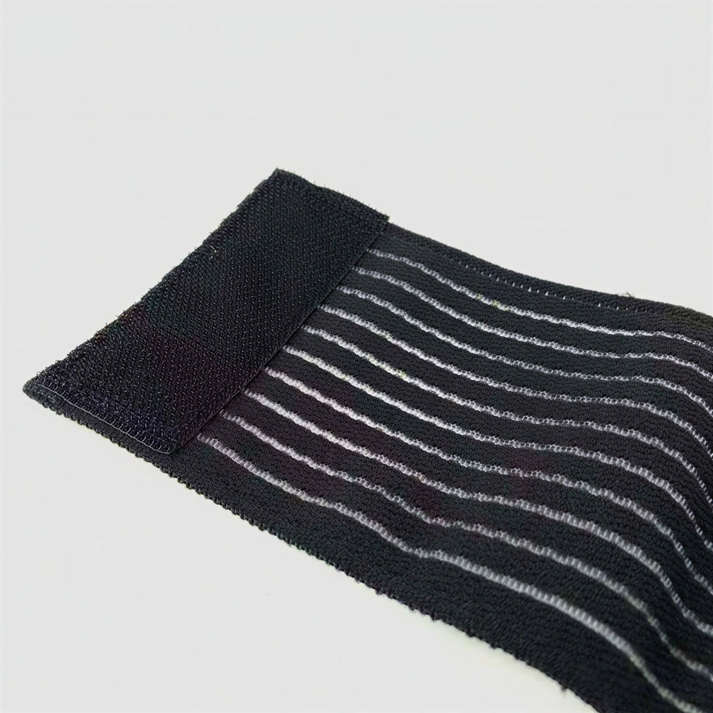 Design élastique qui s'adapte à la forme du pied