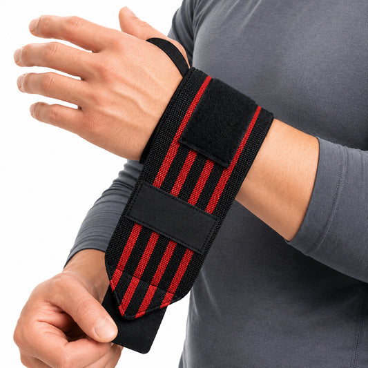 Attelle de poignet réglable pour l'entraînement avec bande velcro renforcée et boucle pour le pouce offrant un soutien supplémentaire du poignet.