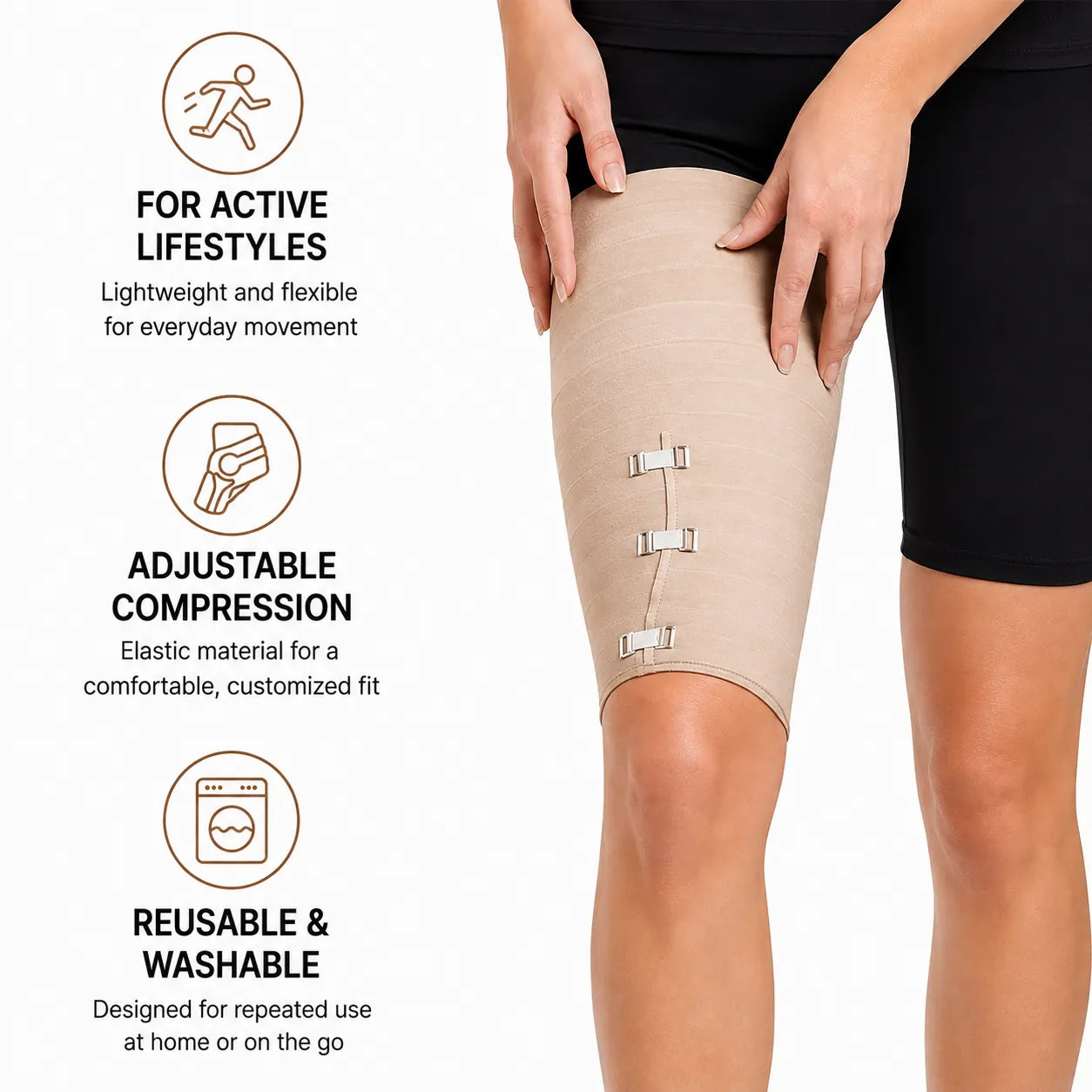 Une femme porte un bandage de compression élastique à fermoirs métalliques autour de la cuisse.