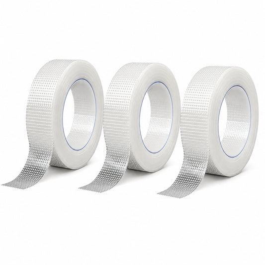 Ruban adhésif médical transparent en rouleau pour une fixation sûre des pansements et compresses, présenté en lot de 3.