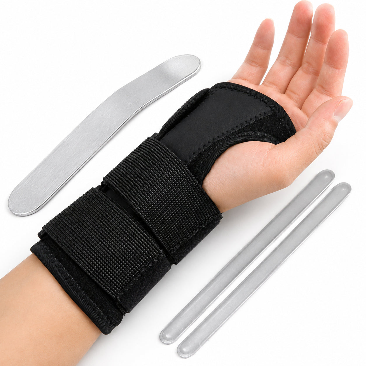 Bandage de poignet stable avec attelles en aluminium amovibles pour un soutien supplémentaire.